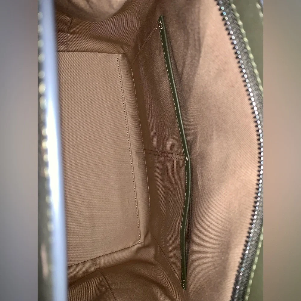 MCM Medium Aren VI Leather Hobo Bag (Sea Turtle) - Picture 13 of 15